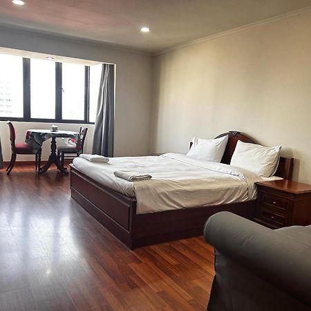 Affordable Serviced Apartments In Nana Omni Tower - Prime Sukhumvit Location Bangkok Dış mekan fotoğraf