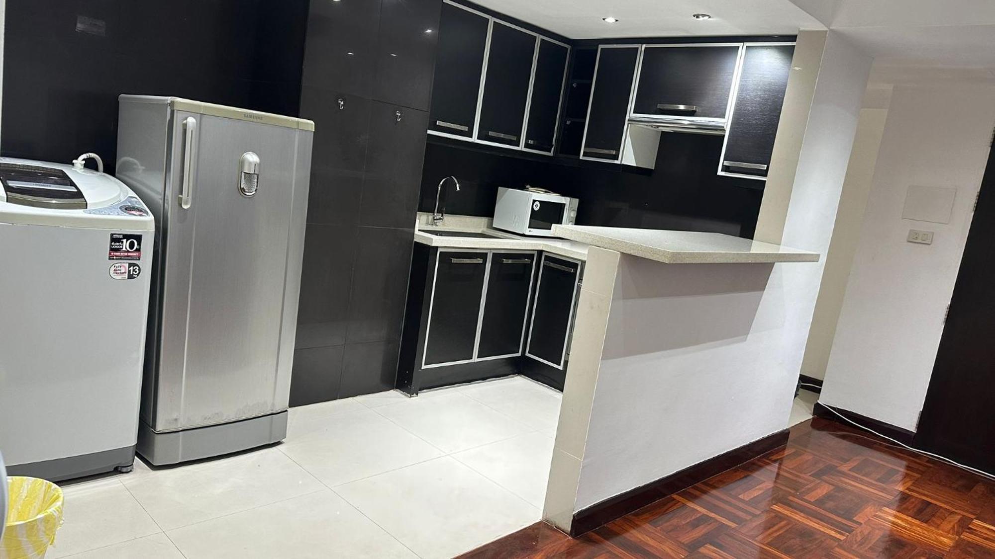 Affordable Serviced Apartments In Nana Omni Tower - Prime Sukhumvit Location Bangkok Dış mekan fotoğraf