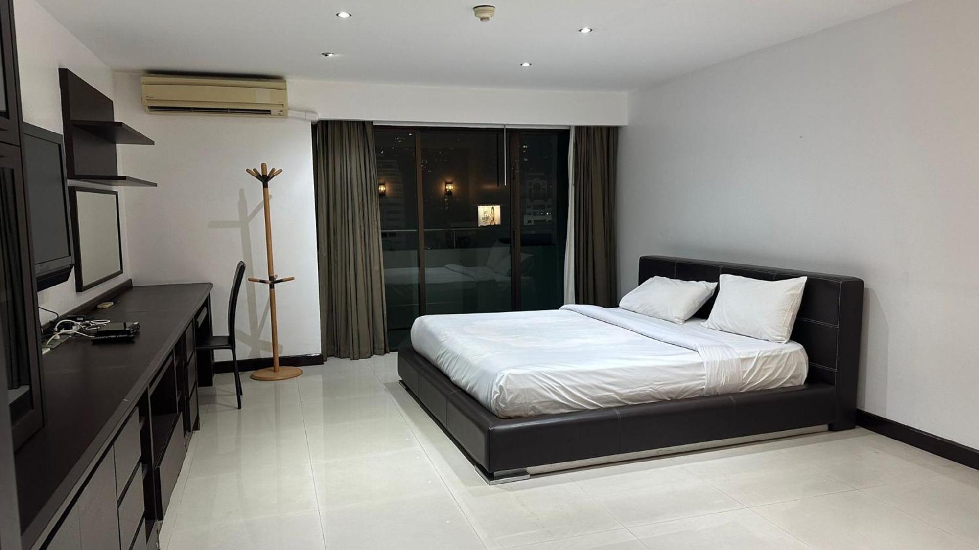 Affordable Serviced Apartments In Nana Omni Tower - Prime Sukhumvit Location Bangkok Dış mekan fotoğraf