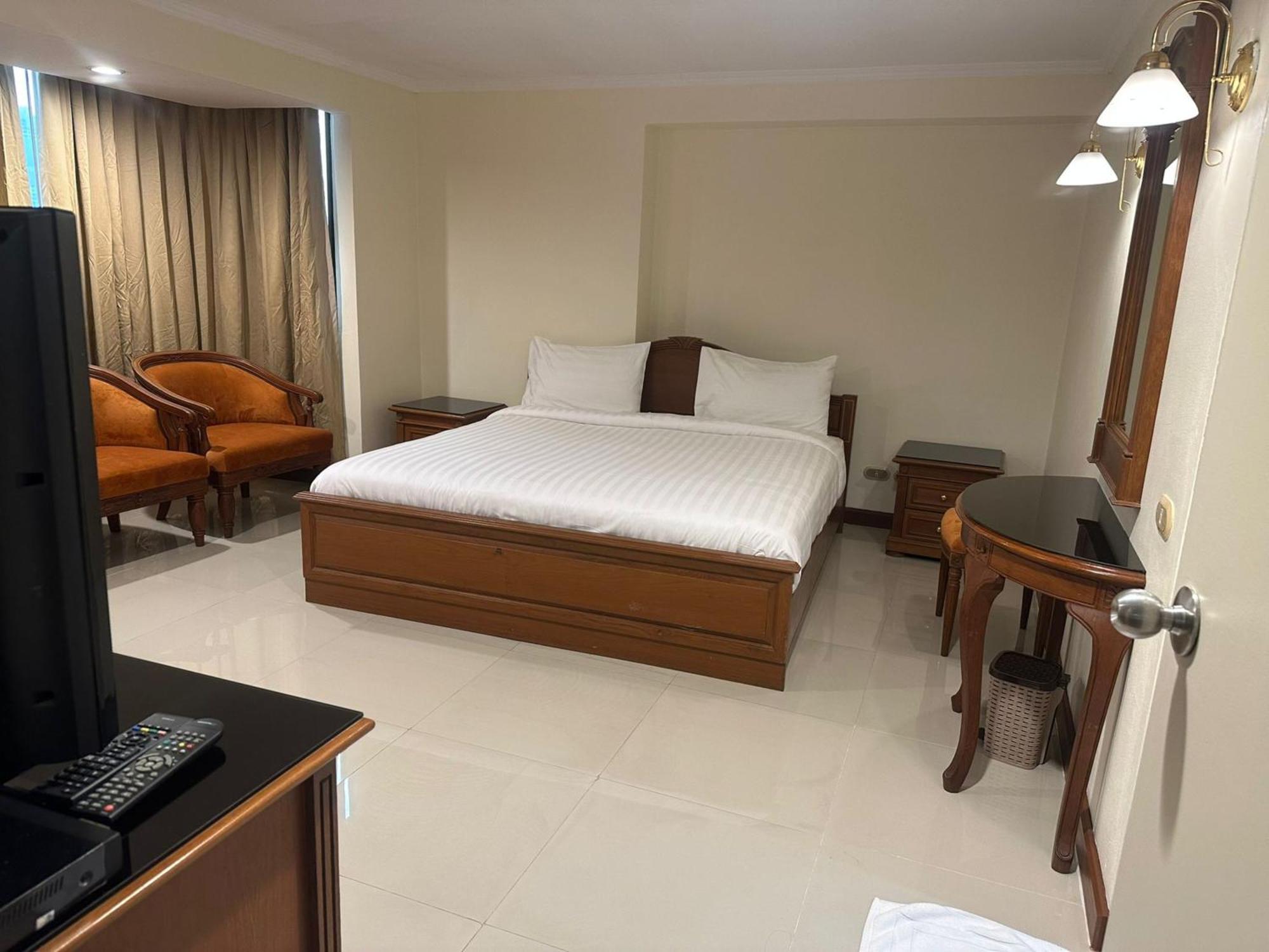 Affordable Serviced Apartments In Nana Omni Tower - Prime Sukhumvit Location Bangkok Dış mekan fotoğraf