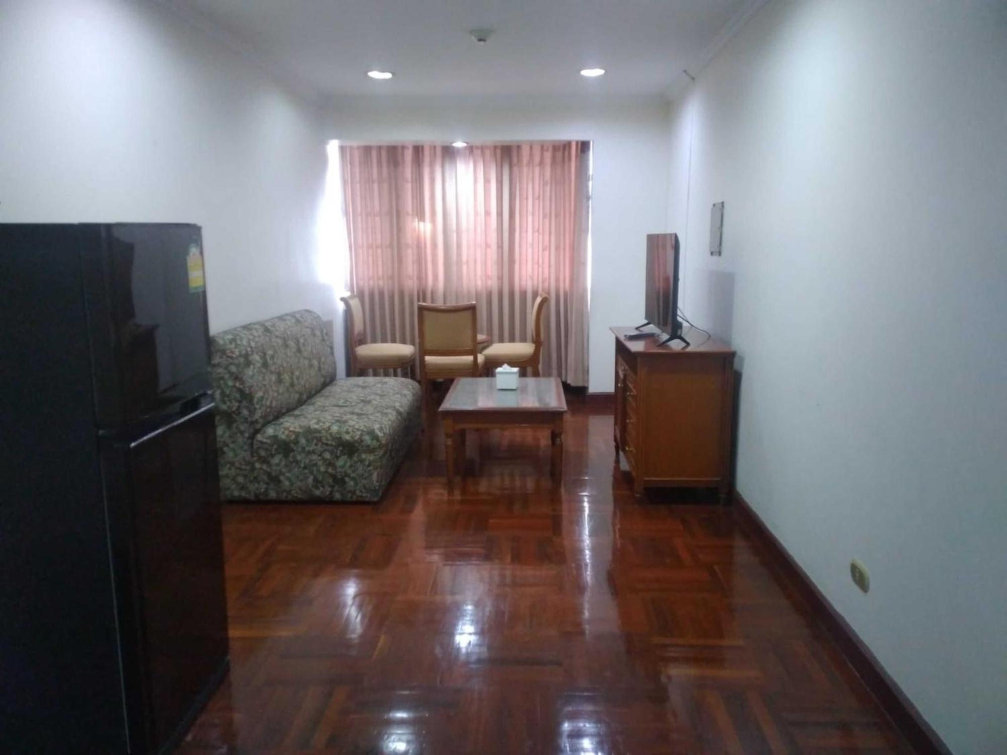 Affordable Serviced Apartments In Nana Omni Tower - Prime Sukhumvit Location Bangkok Dış mekan fotoğraf