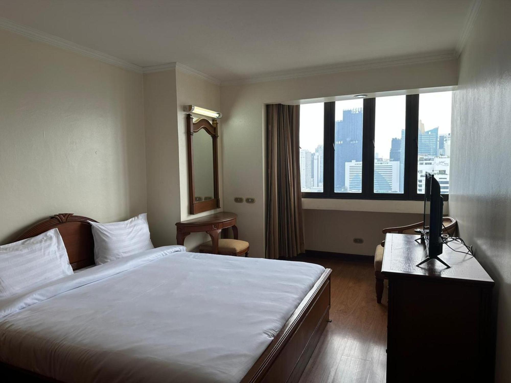 Affordable Serviced Apartments In Nana Omni Tower - Prime Sukhumvit Location Bangkok Dış mekan fotoğraf