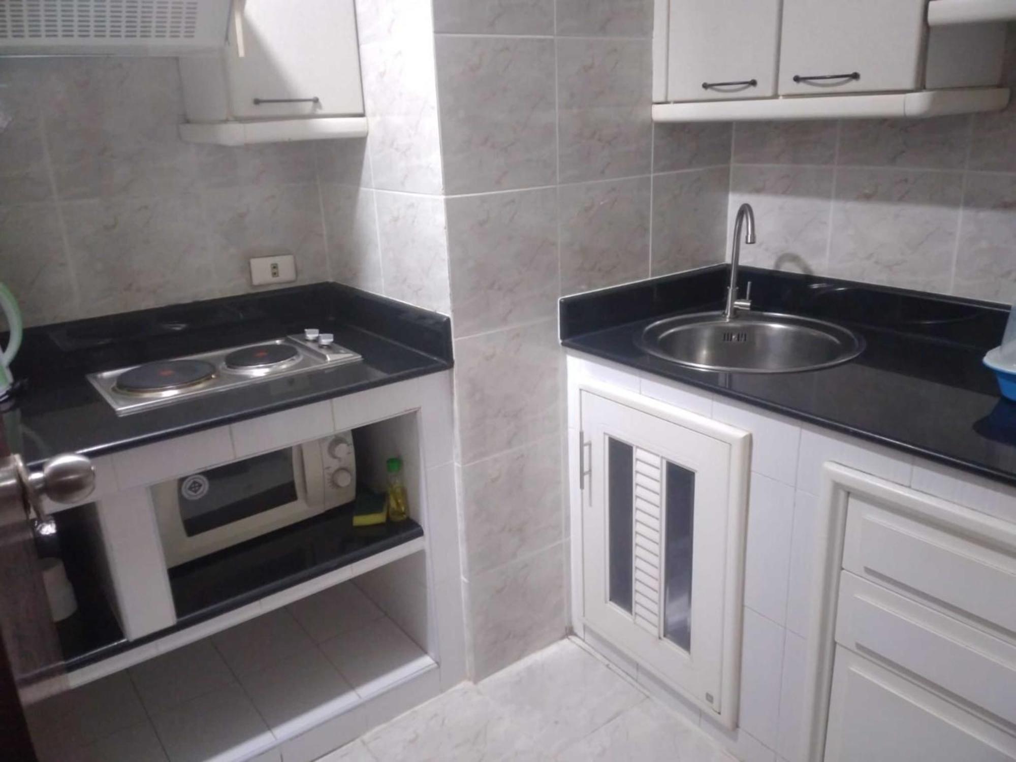 Affordable Serviced Apartments In Nana Omni Tower - Prime Sukhumvit Location Bangkok Dış mekan fotoğraf