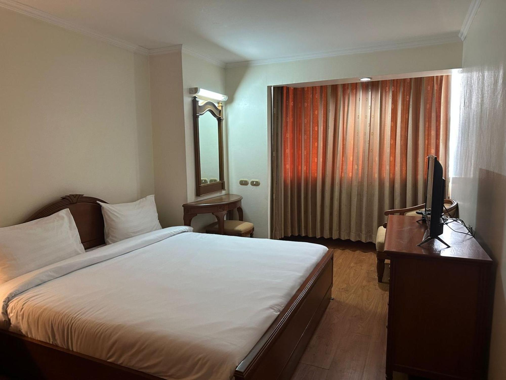 Affordable Serviced Apartments In Nana Omni Tower - Prime Sukhumvit Location Bangkok Dış mekan fotoğraf