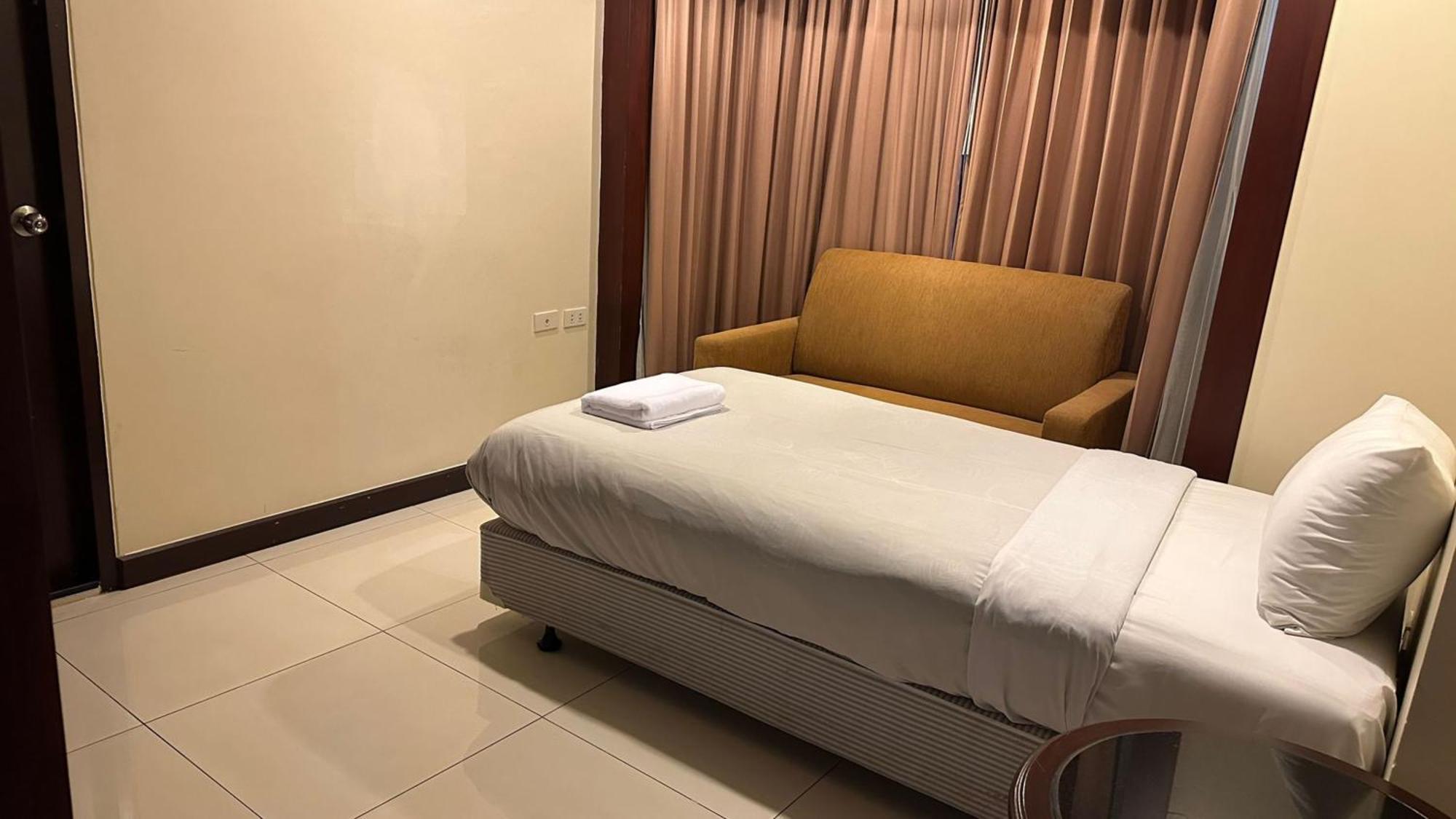 Affordable Serviced Apartments In Nana Omni Tower - Prime Sukhumvit Location Bangkok Dış mekan fotoğraf
