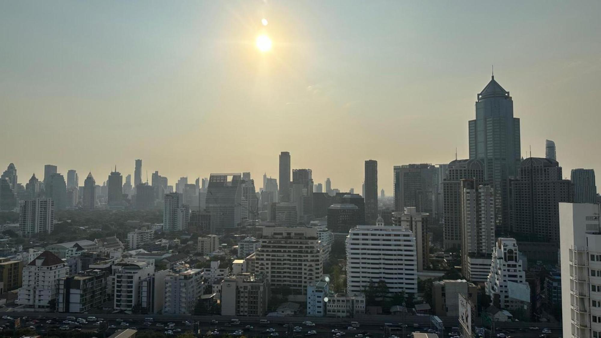 Affordable Serviced Apartments In Nana Omni Tower - Prime Sukhumvit Location Bangkok Dış mekan fotoğraf