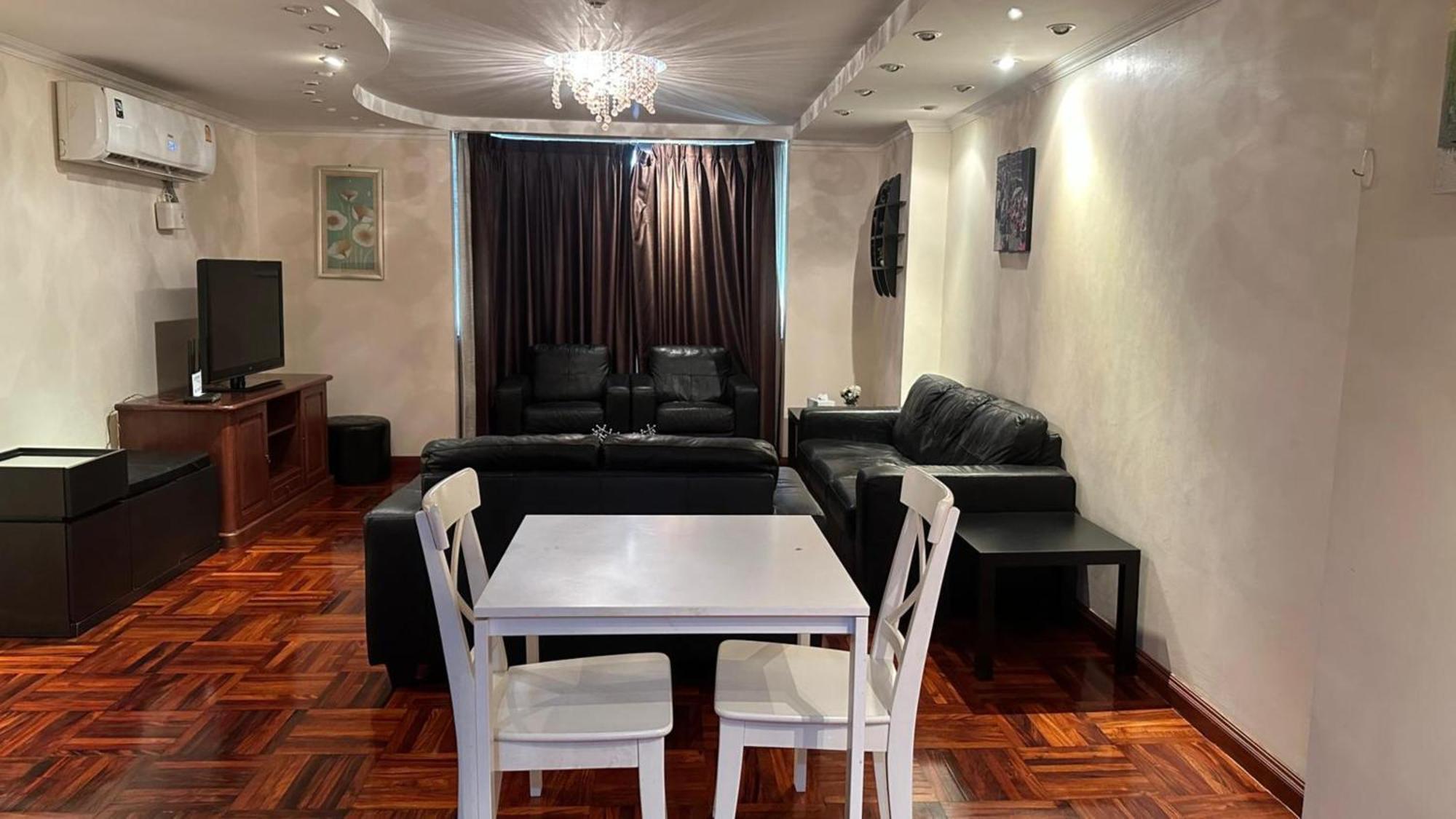 Affordable Serviced Apartments In Nana Omni Tower - Prime Sukhumvit Location Bangkok Dış mekan fotoğraf