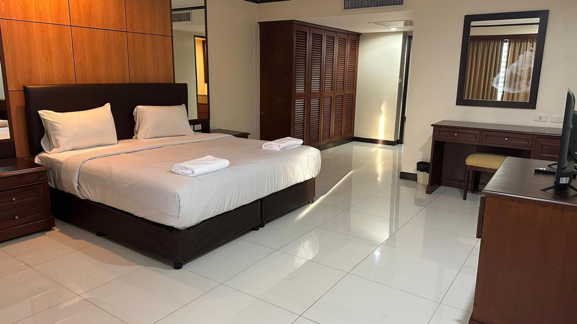 Affordable Serviced Apartments In Nana Omni Tower - Prime Sukhumvit Location Bangkok Dış mekan fotoğraf