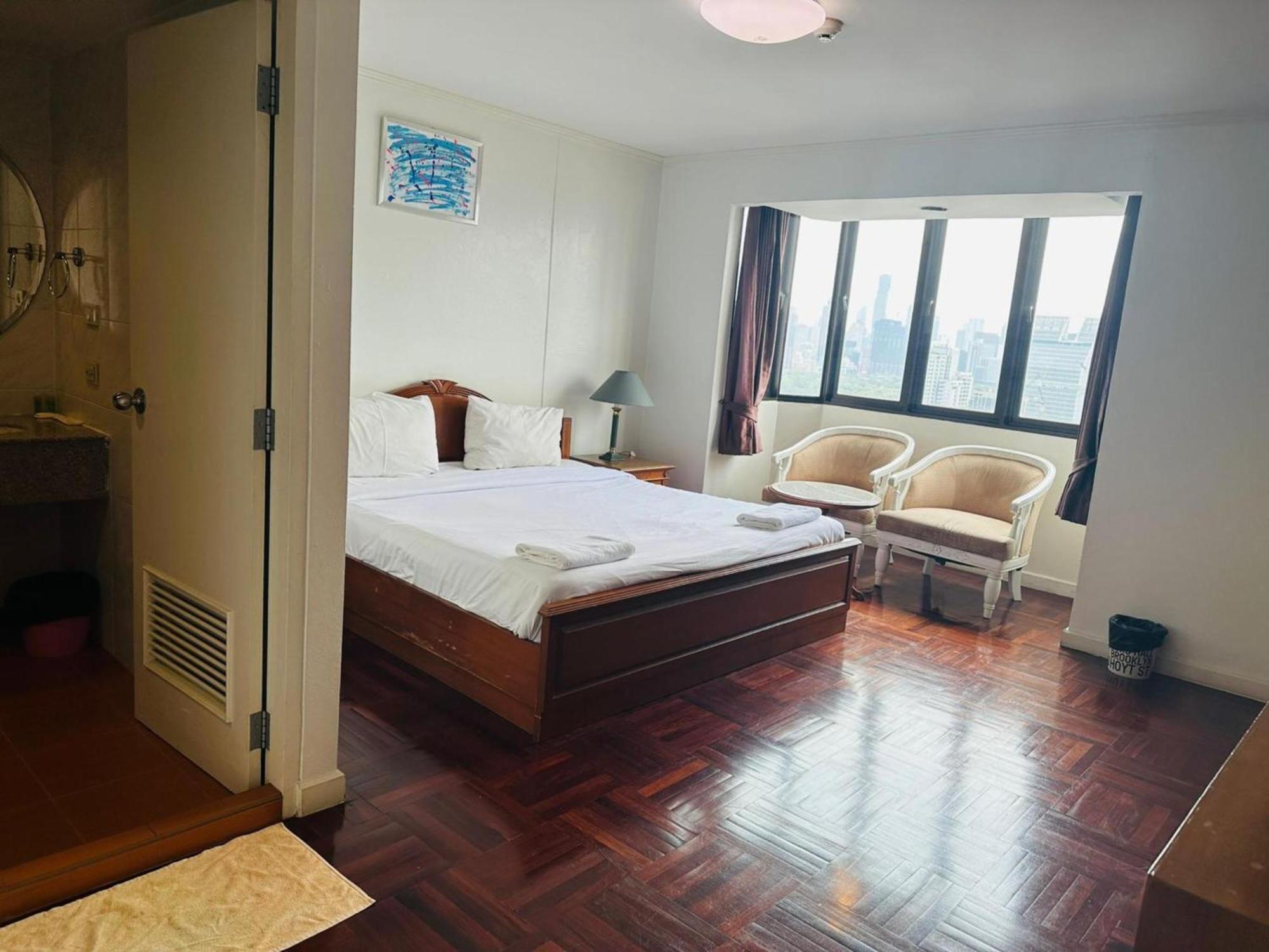 Affordable Serviced Apartments In Nana Omni Tower - Prime Sukhumvit Location Bangkok Dış mekan fotoğraf