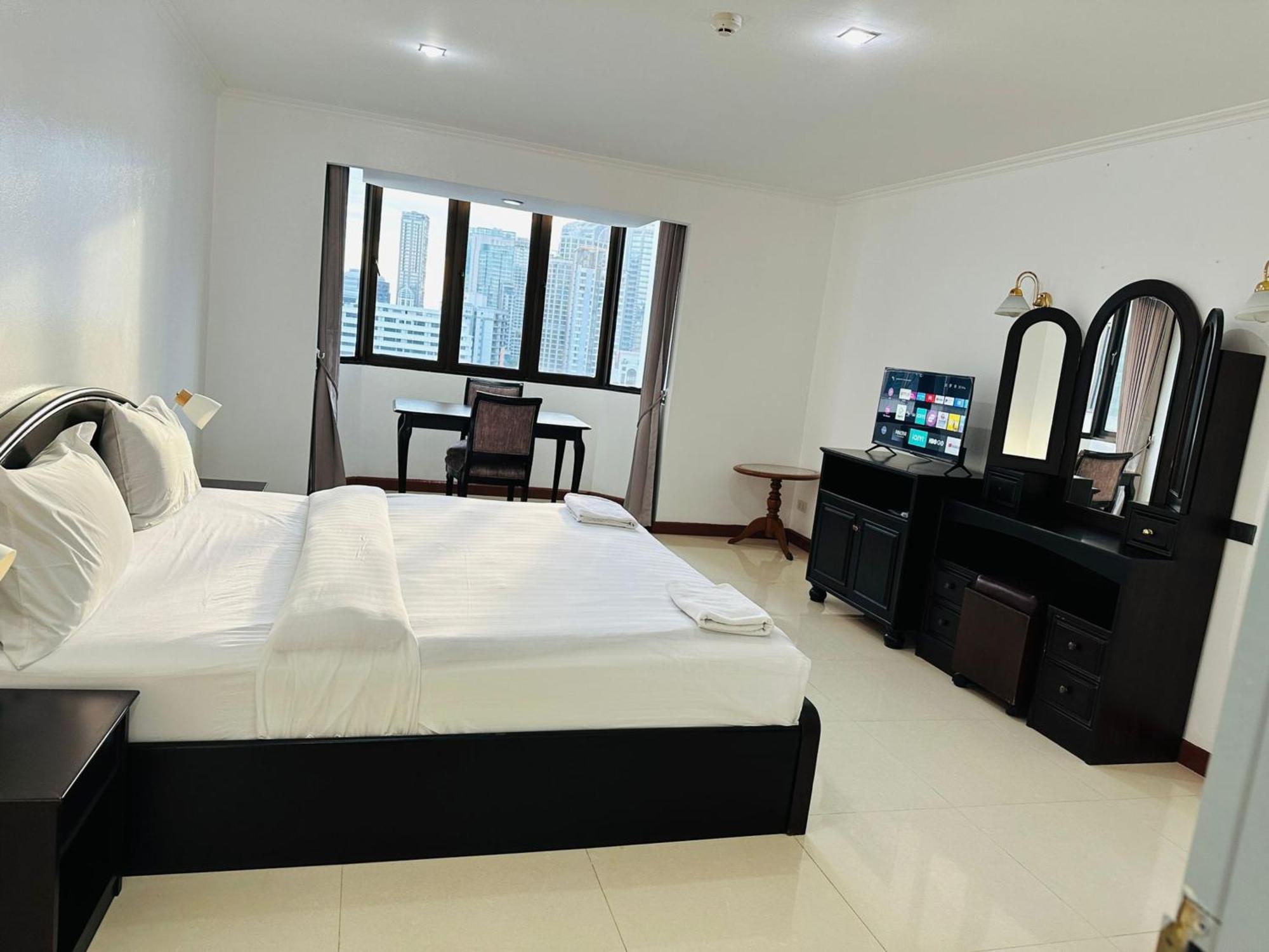 Affordable Serviced Apartments In Nana Omni Tower - Prime Sukhumvit Location Bangkok Dış mekan fotoğraf