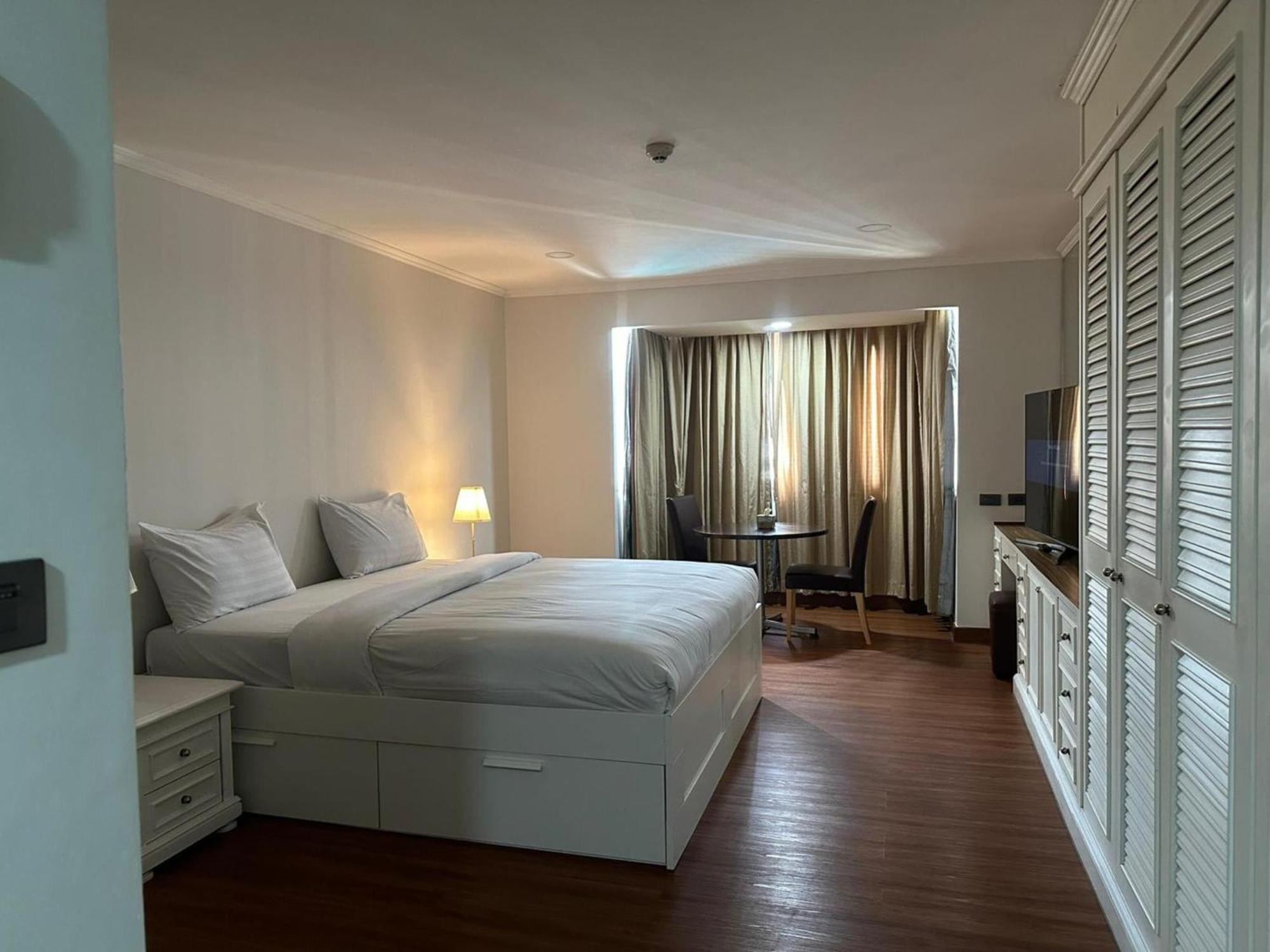 Affordable Serviced Apartments In Nana Omni Tower - Prime Sukhumvit Location Bangkok Dış mekan fotoğraf