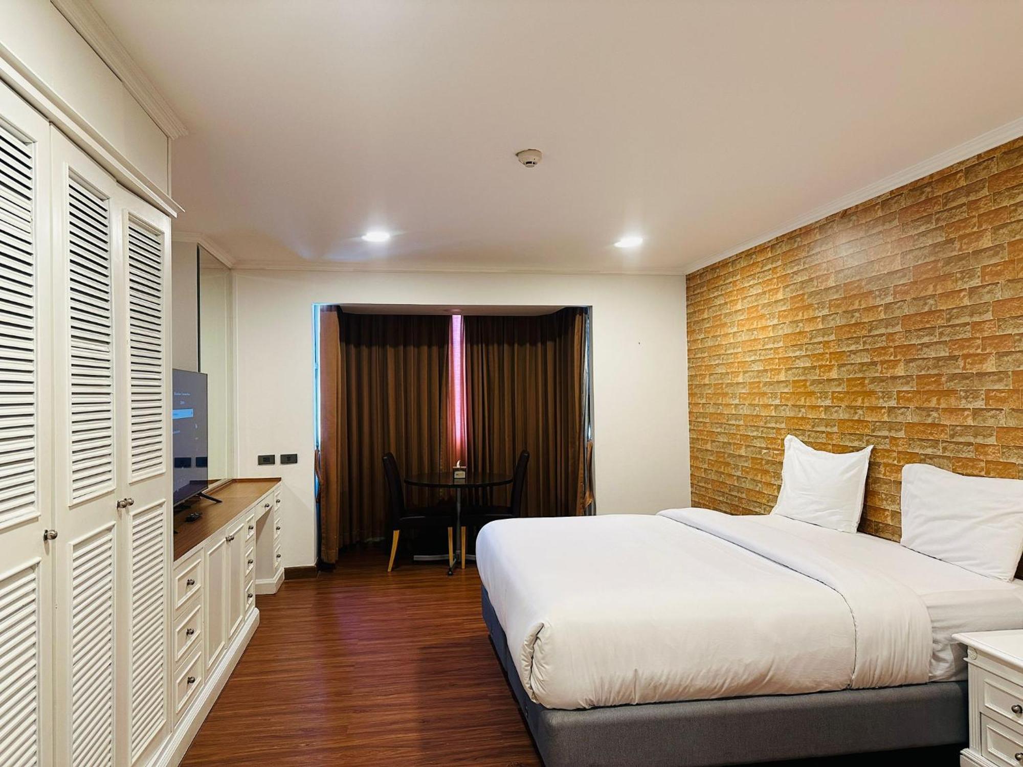 Affordable Serviced Apartments In Nana Omni Tower - Prime Sukhumvit Location Bangkok Dış mekan fotoğraf