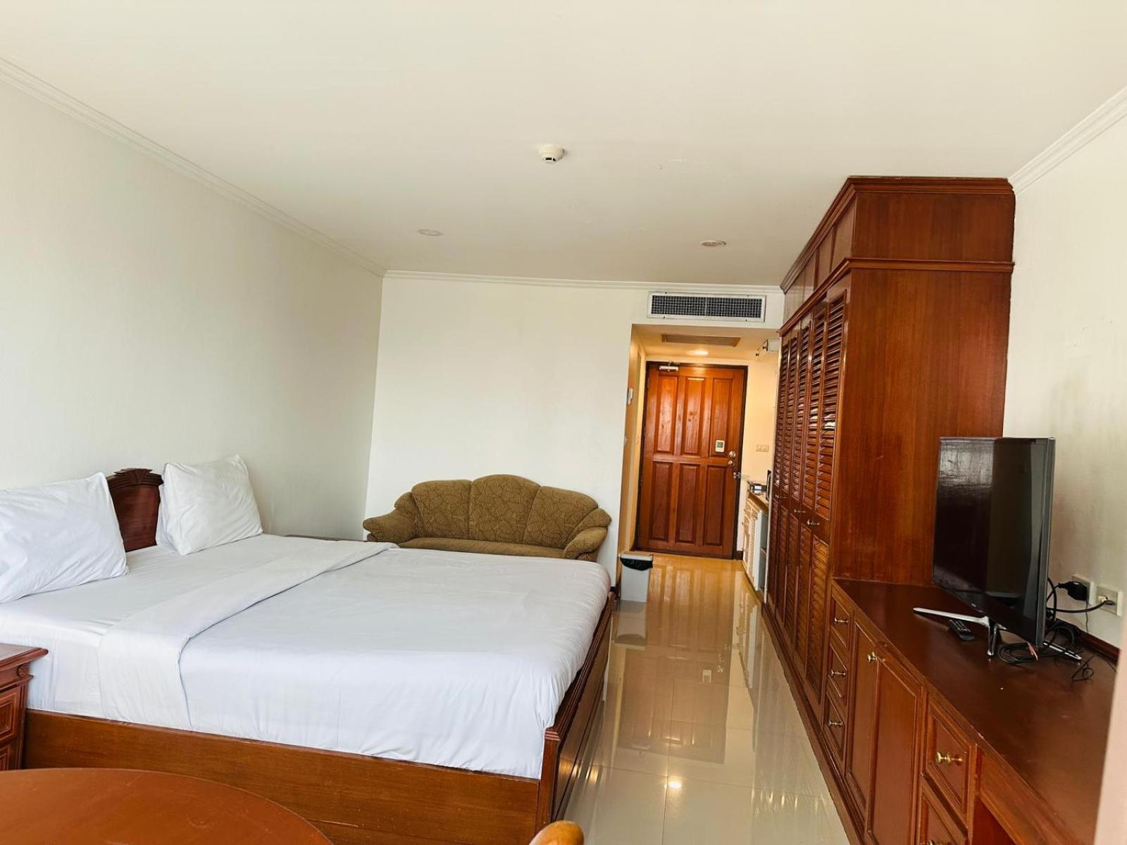 Affordable Serviced Apartments In Nana Omni Tower - Prime Sukhumvit Location Bangkok Dış mekan fotoğraf