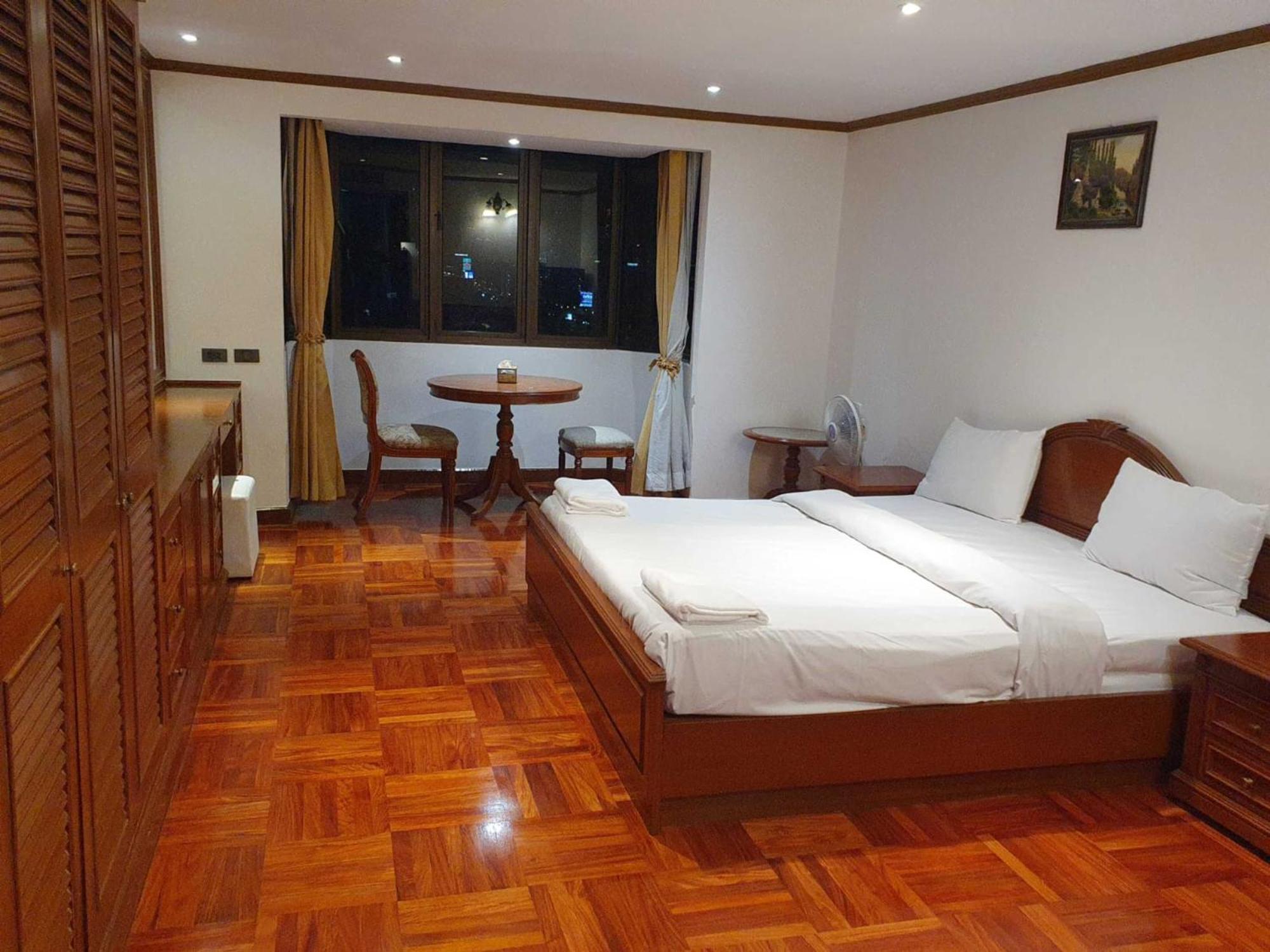 Affordable Serviced Apartments In Nana Omni Tower - Prime Sukhumvit Location Bangkok Dış mekan fotoğraf