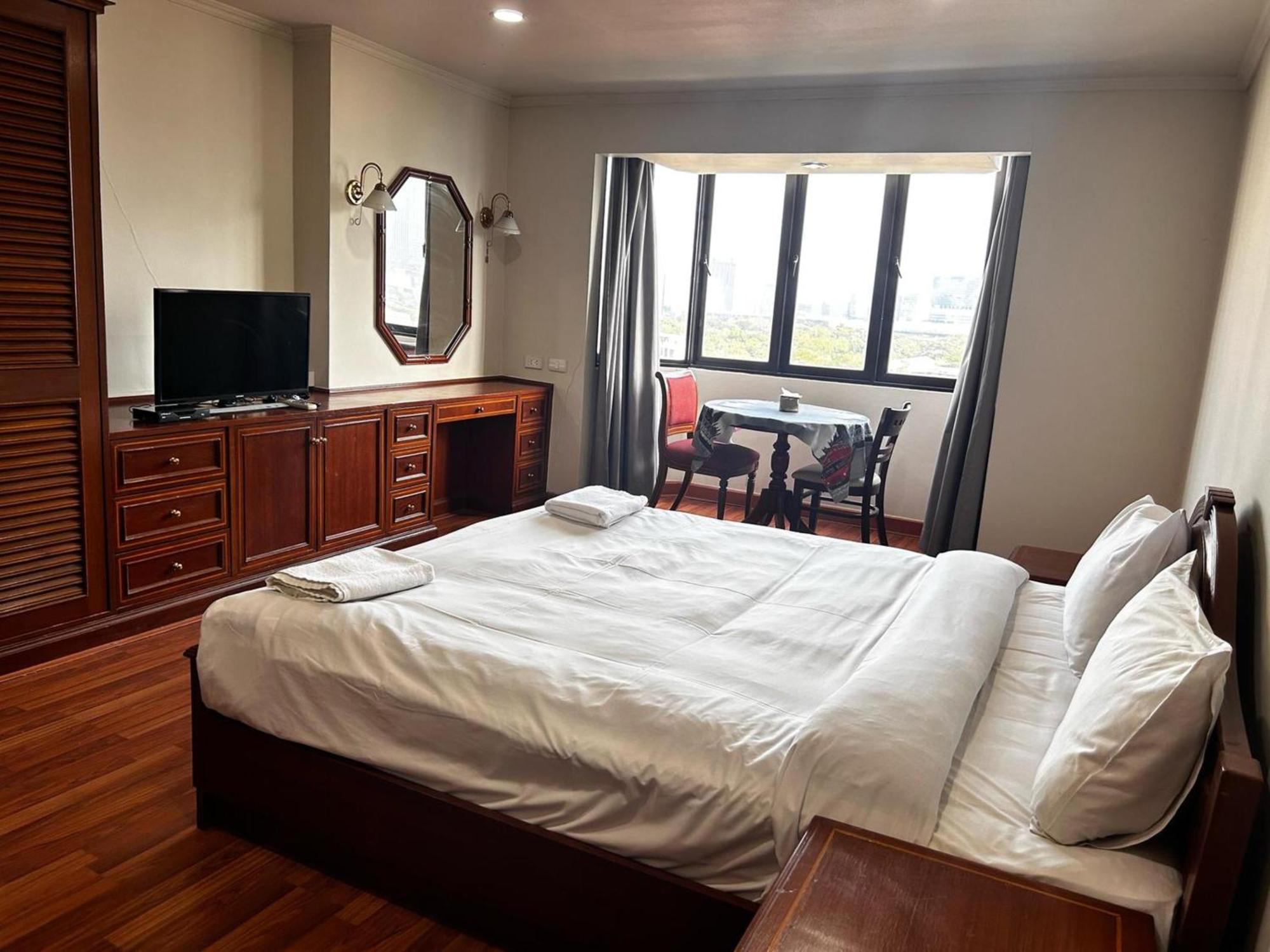 Affordable Serviced Apartments In Nana Omni Tower - Prime Sukhumvit Location Bangkok Dış mekan fotoğraf